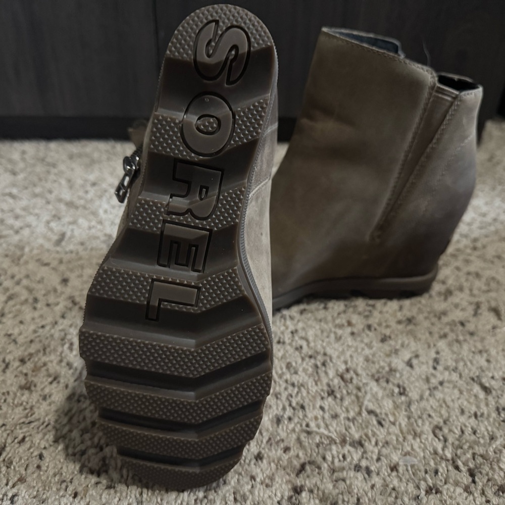 Sorel Wedge Ankle Boot in Taupe Suede
